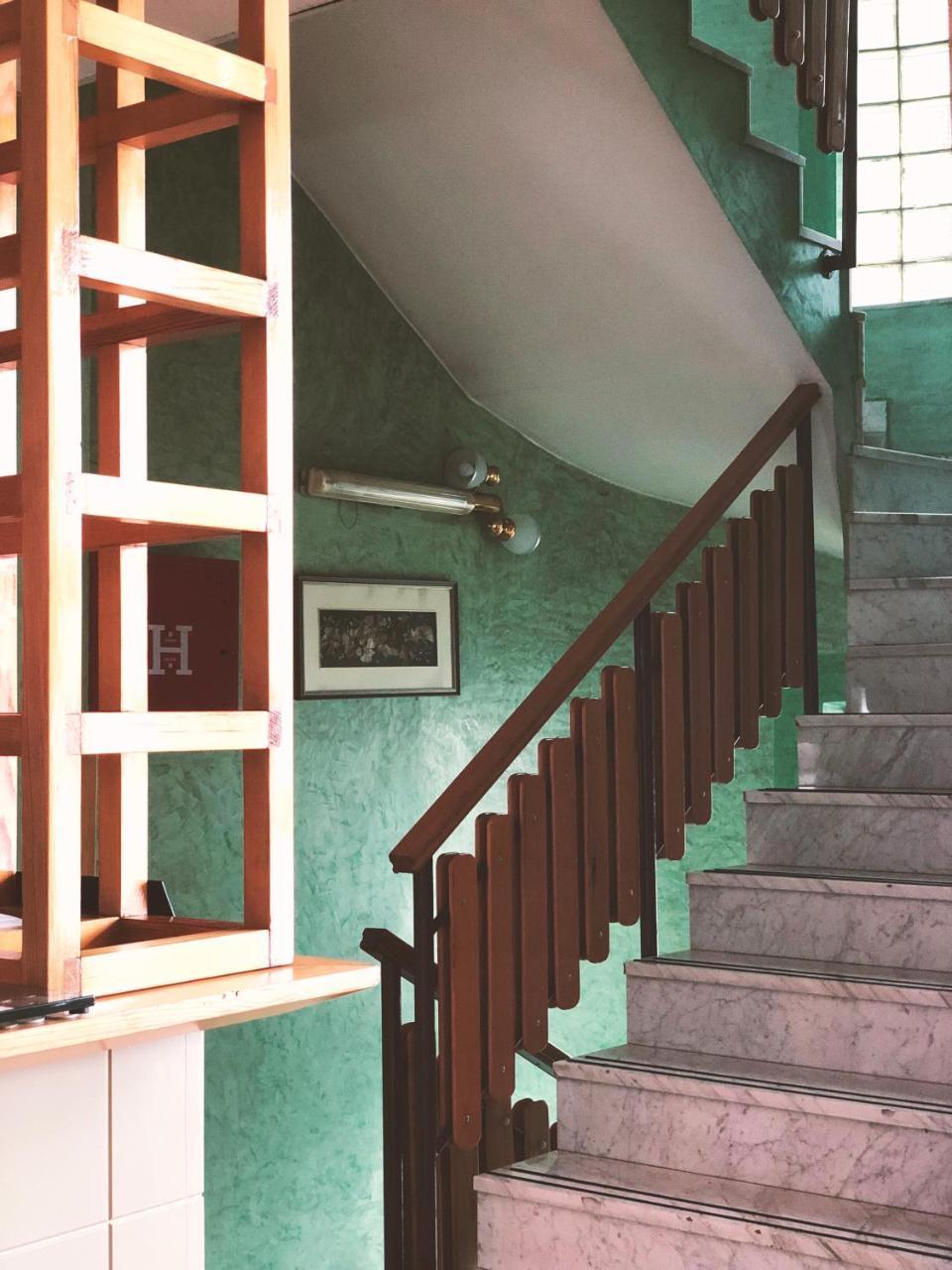 Hotel Imzit Dobrinja サラエヴォ エクステリア 写真